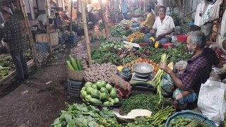 দ্রব্যমূল্যের আঁচে পুড়ছে মানুষ