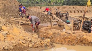 রাঙ্গুনিয়ায় স্বাস্থ্য ঝুঁকিতে ১৫ হাজার ইটভাটা শ্রমিক