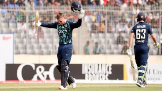 Roy, Buttler power England to 326 against Bangladesh