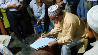 পরকীয়া করতে গিয়ে ধরা খেয়ে ৫০ লাখ টাকা কাবিনে বিয়ে