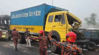 ঢাকা-মাওয়া এক্সপ্রেসওয়েতে ৫ গাড়ির সংঘর্ষ, আহত অন্তত ২০   