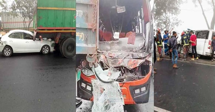 ঢাকা-চট্টগ্রাম মহাসড়কে আট গাড়ির সংঘর্ষ, আহত ১৫